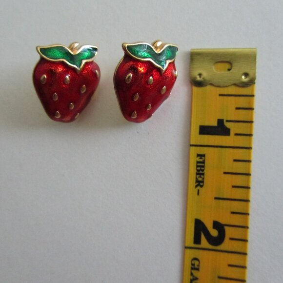 Strawberry Earrings and Brooch Gold Tone Metal Vintage Set - Picture 5 of 10